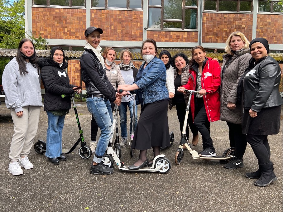 GoldenHearts organisiert Fahrradkurse für Migrantinnen